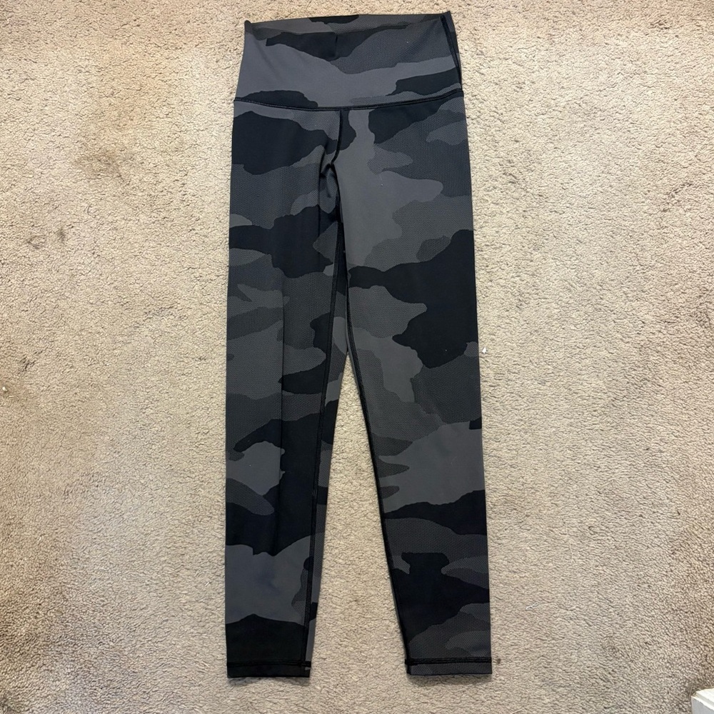 Aerie Medium gym Chill Play Move fitness Camouflage Copped Leggings yoga workout